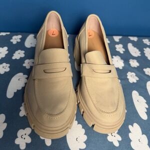 Sincerely Jules Womens Size 7 Chunky Platform Loafers Beige Lug Sole SlipOn Shoe